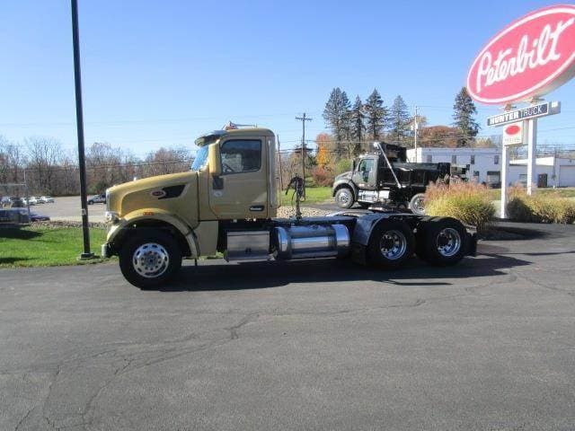 2020 Peterbilt 567 image 2