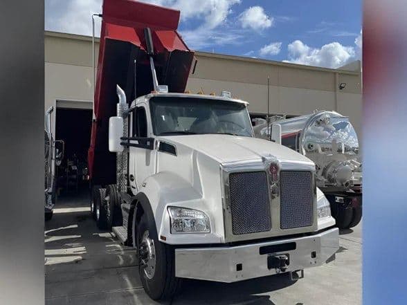 2025 Kenworth T880 image 8