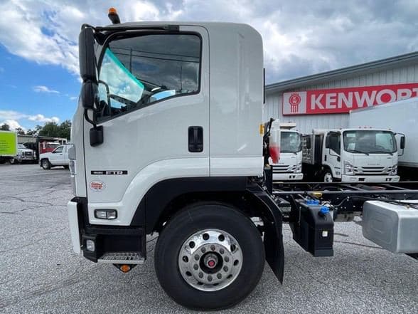 2025 Isuzu FTR image 11