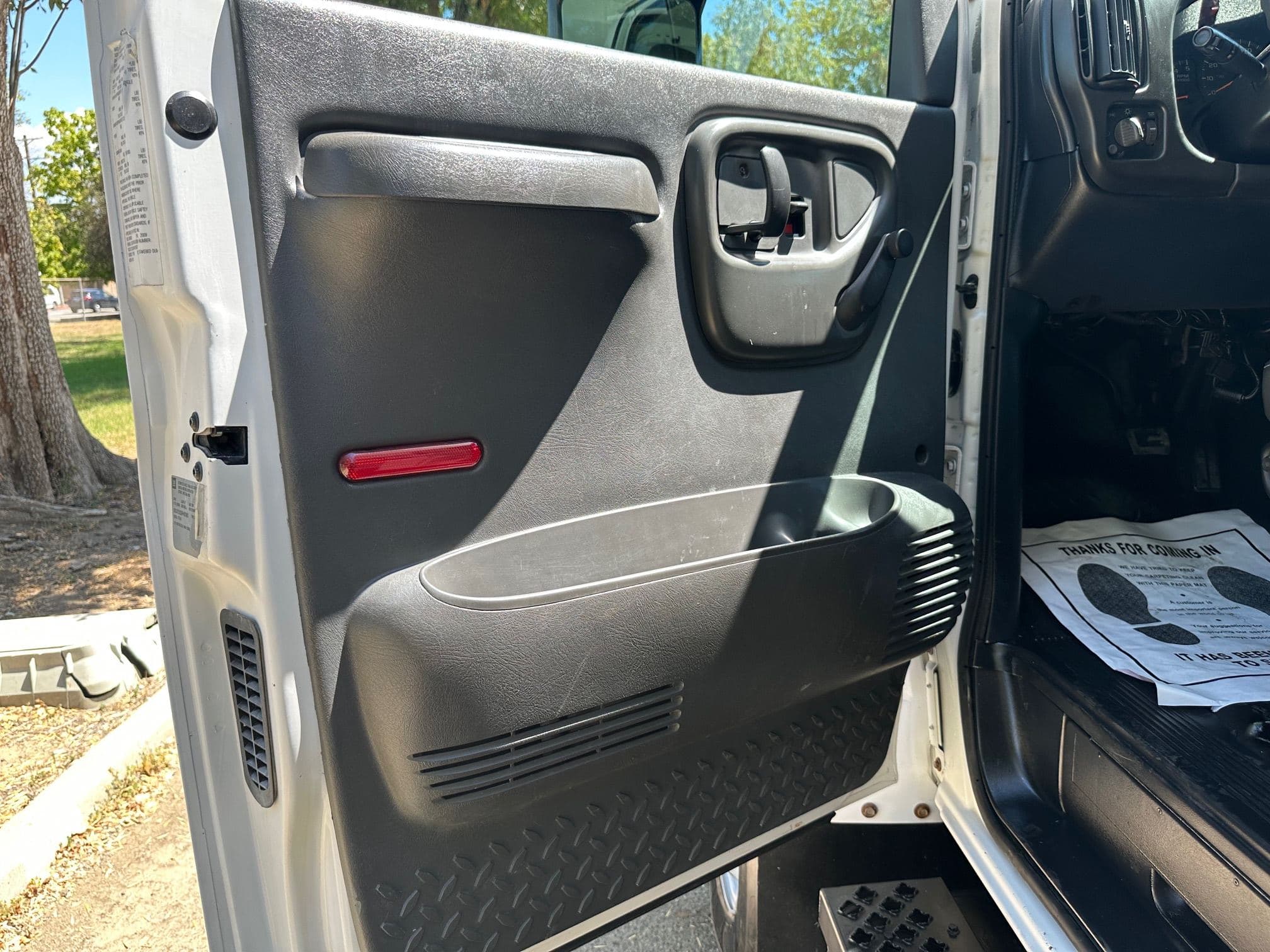 2009 GMC TOPKICK C7500 Dump Truck image 25