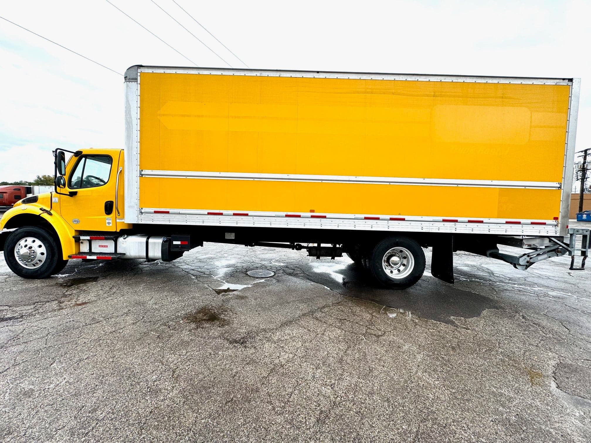 2018 Freightliner M2 image 5