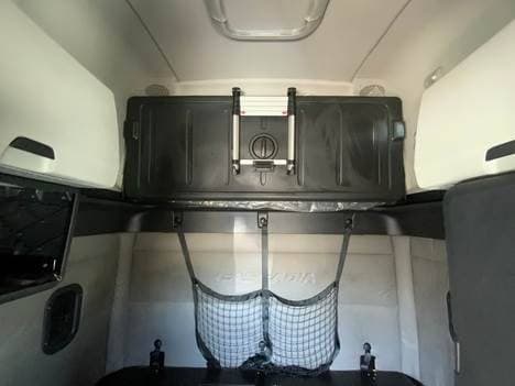 2020 Freightliner Cascadia image 10