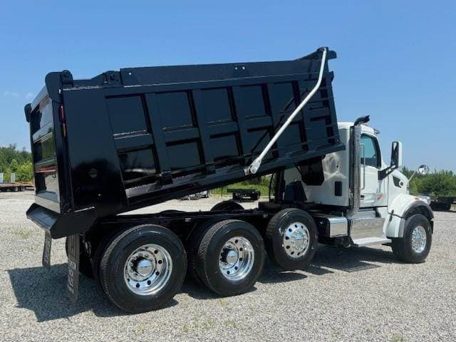 2020 Peterbilt 567 image 7
