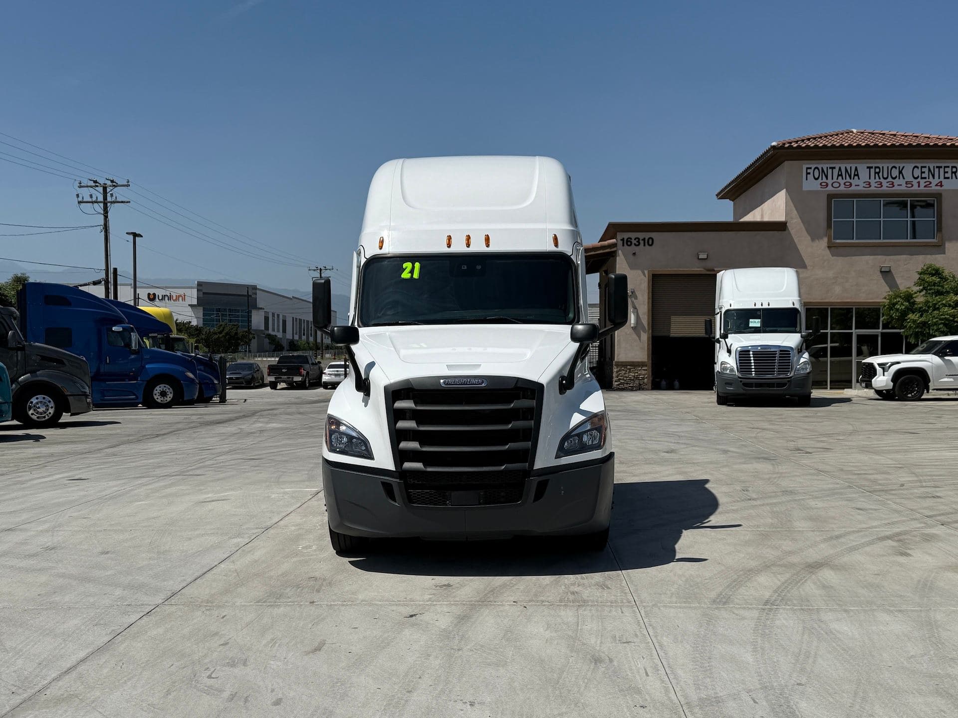 2021 Freightliner Cascadia 126 image 2