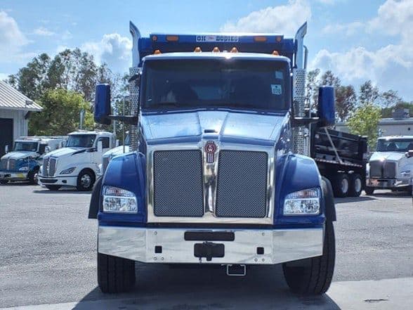 2026 Kenworth T880 image 2