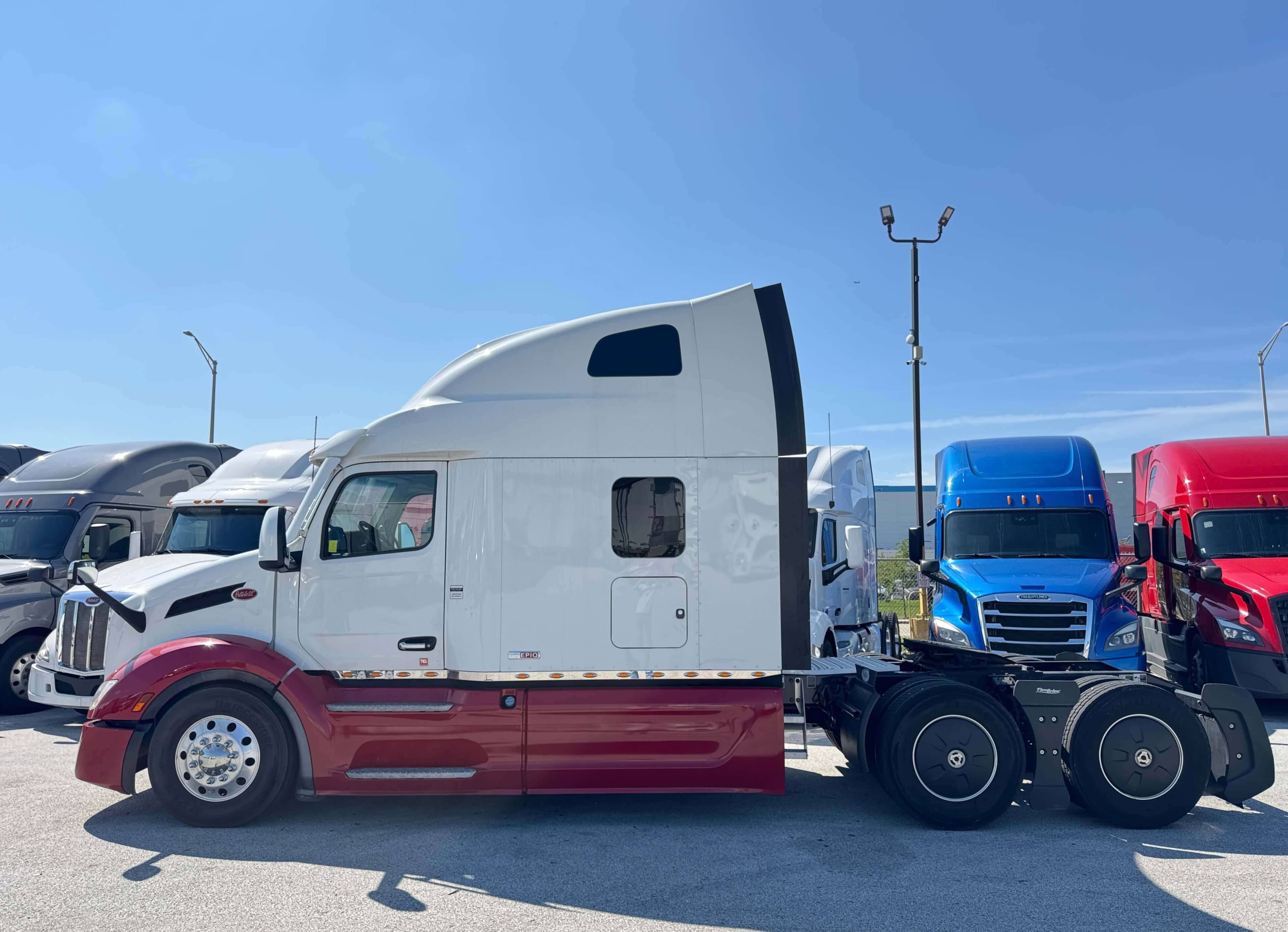 2023 Peterbilt 579 image 4