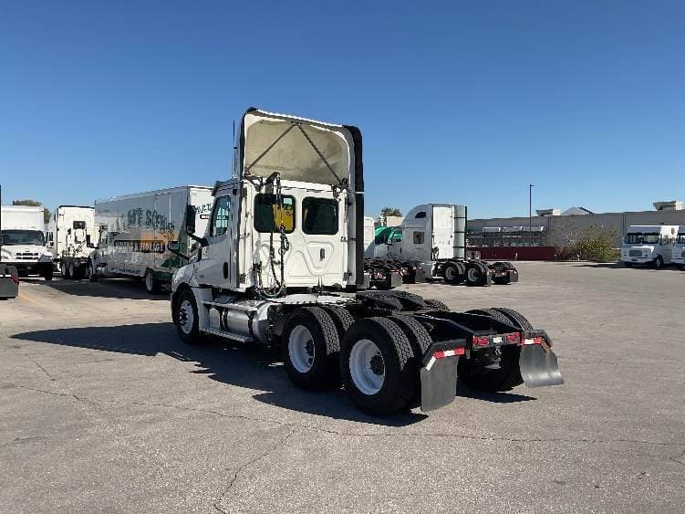 2019 Freightliner Cascadia image 5