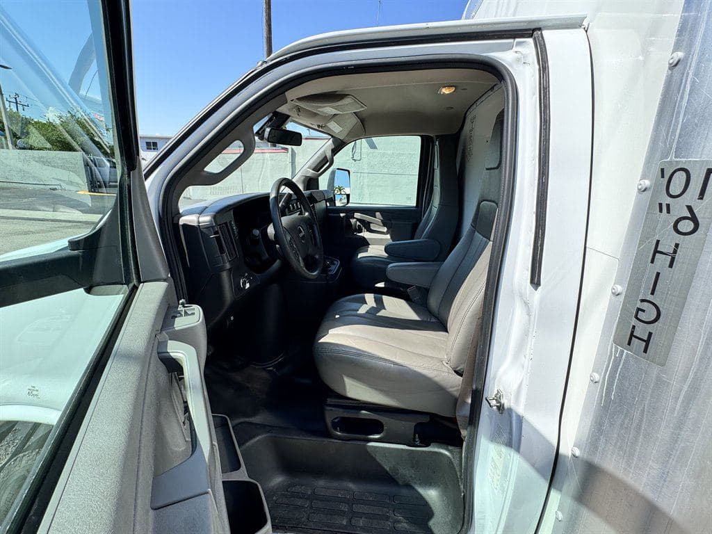 2021 GMC Commercial Vans image 52