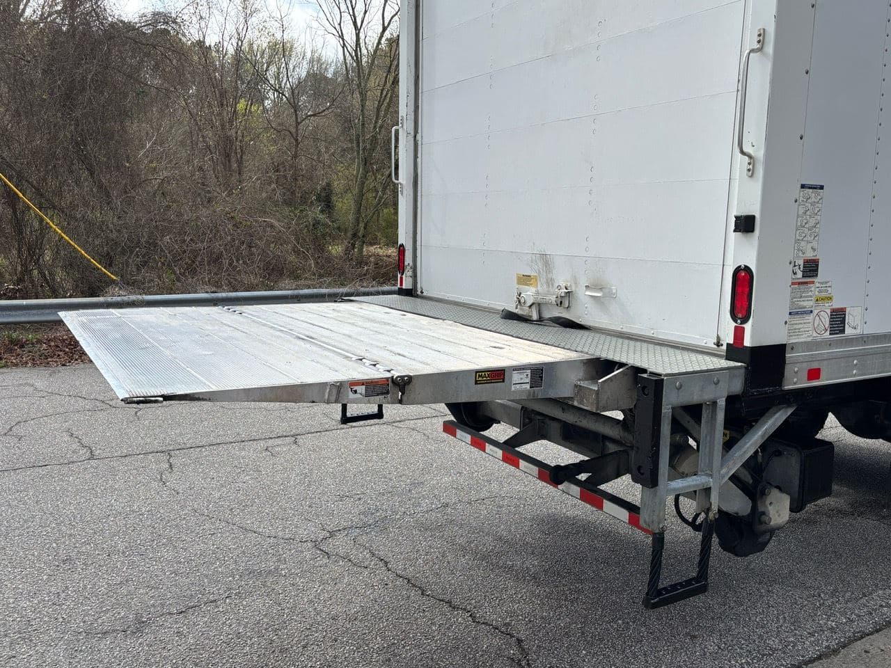 2019 Freightliner M2106 image 13