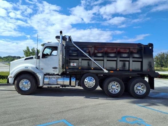 2026 Kenworth T880 image 4