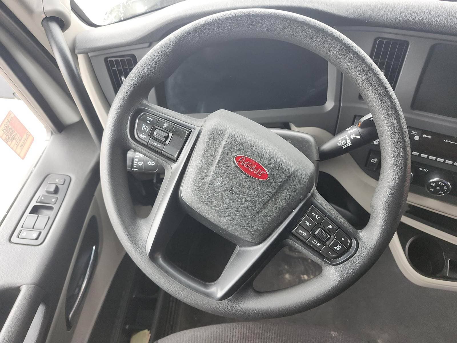 2024 Peterbilt 579 image 9