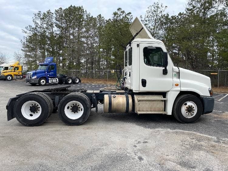 2018 Freightliner Cascadia image 7