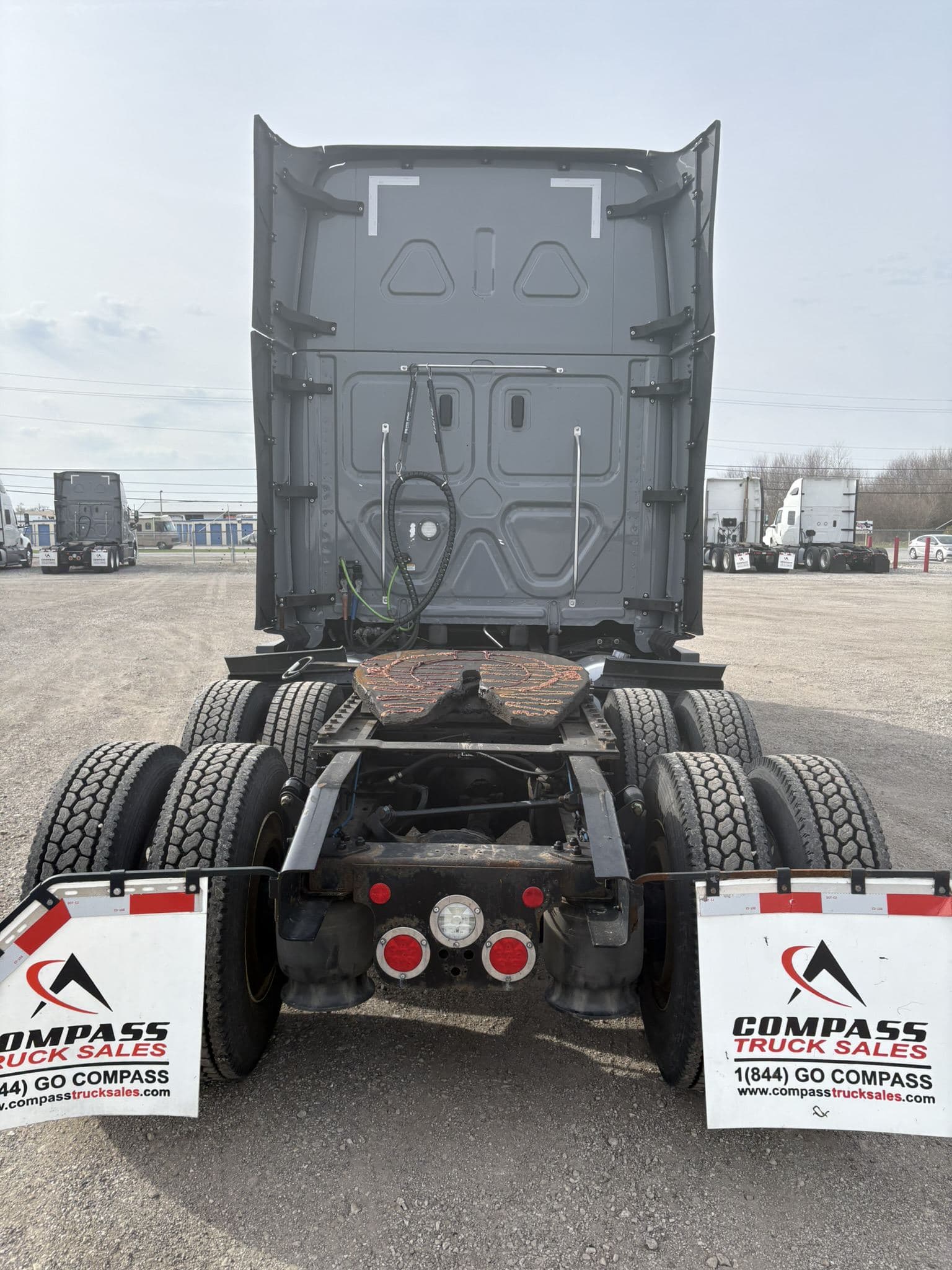 2023 Freightliner Cascadia 126 image 2