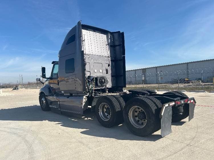 2022 International LT625 Sleeper Semi Truck - 73" Integral Sleeper, 450HP, 12 Speed Automatic image 3