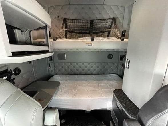 2020 Kenworth T680 image 5