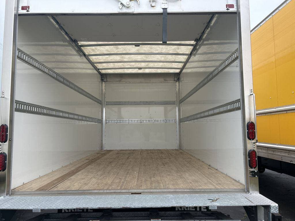 2024 Hino S52 image 13