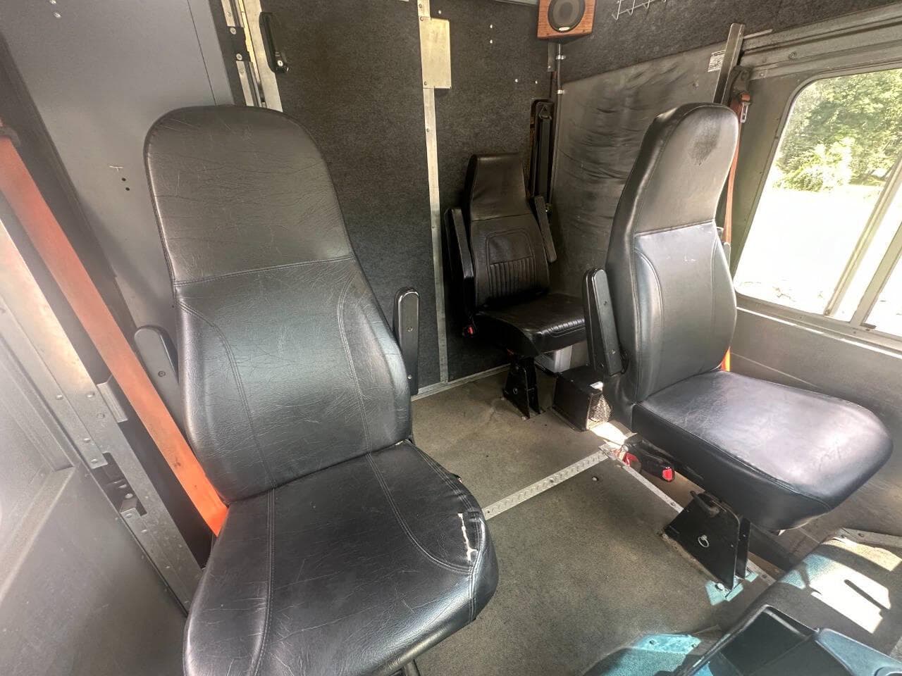 2016 Freightliner MT45 image 55