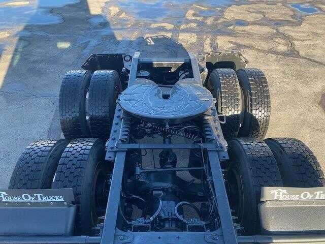 2018 Freightliner Cascadia 125 image 4