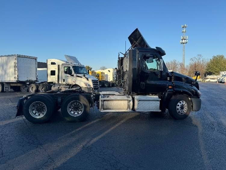 2018 Freightliner Cascadia image 5