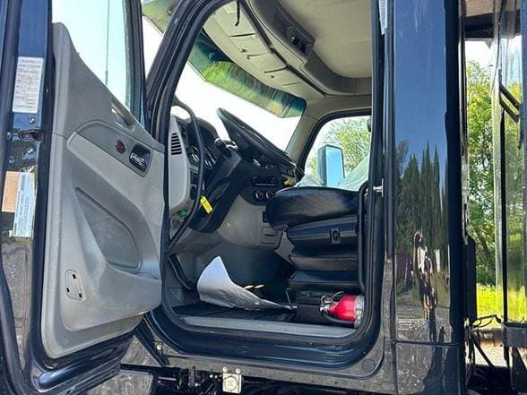 2021 Peterbilt 567 image 8