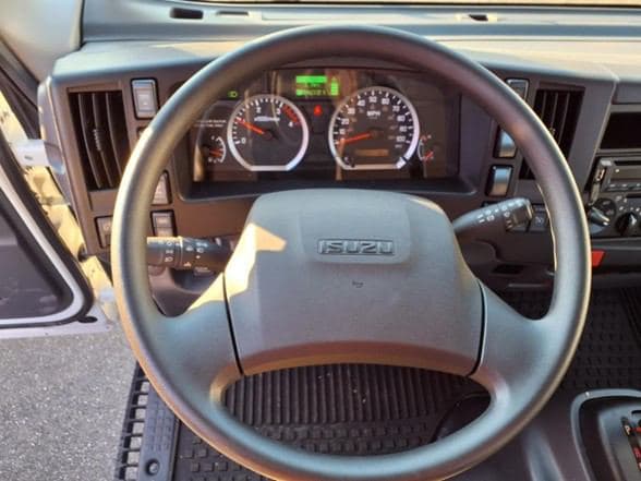 2024 Isuzu NRR image 18