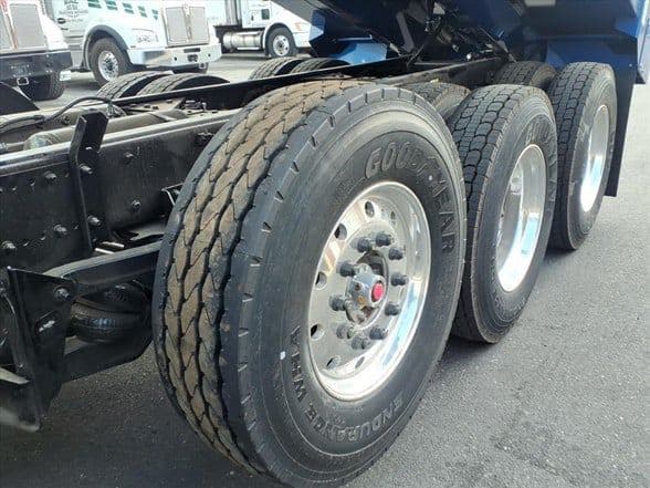 2026 Kenworth T880 image 10