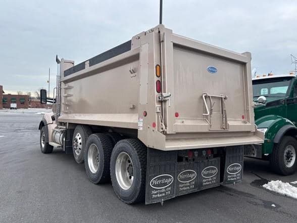 2025 Kenworth T880 image 4