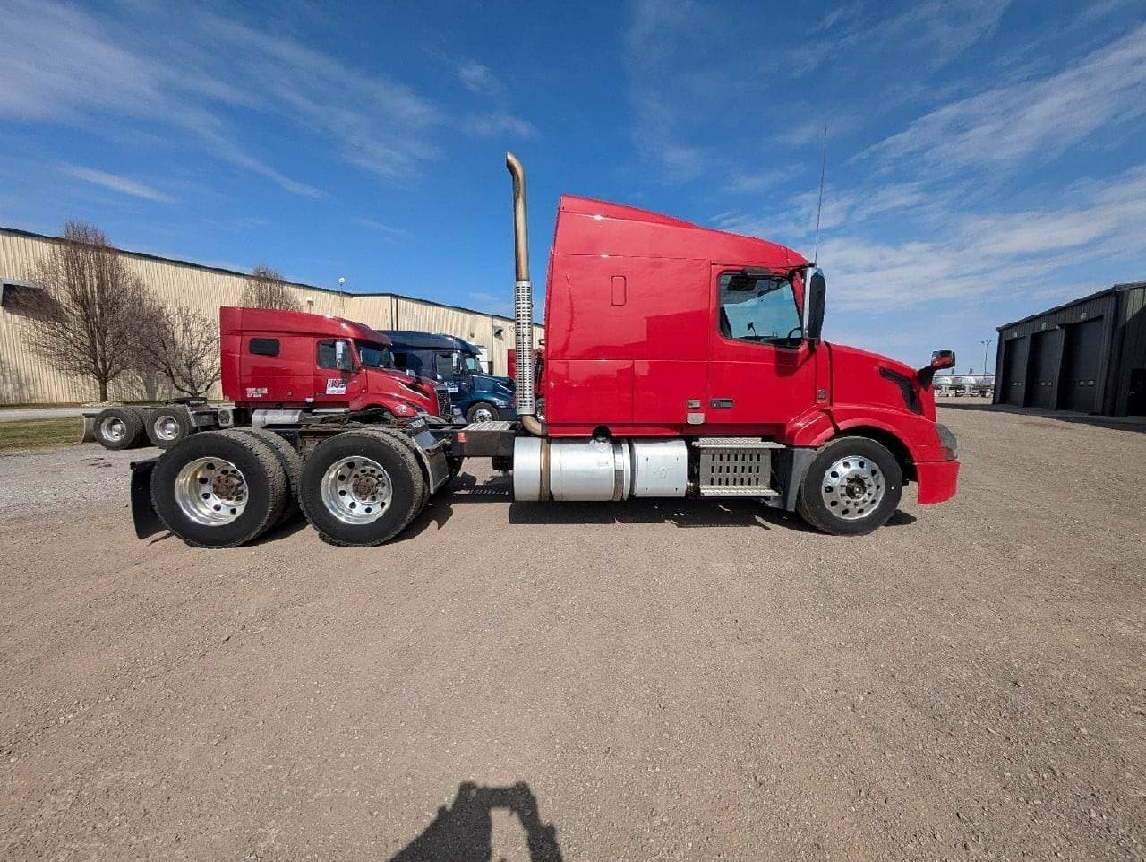 2017 Volvo image 1