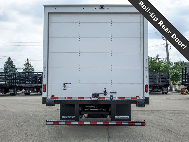 2025 Chevrolet 5500 XG LCF Gas Work Truck 20'x102"x91" Box Truck image 4