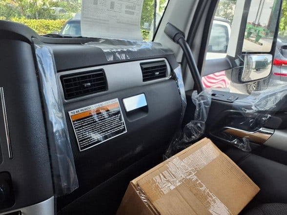 2025 Kenworth T880 image 17