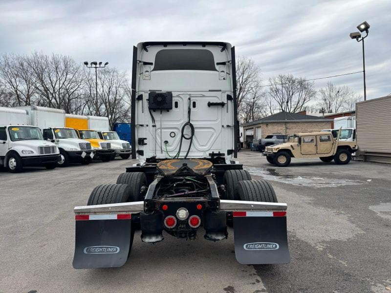 2020 Freightliner Cascadia image 6