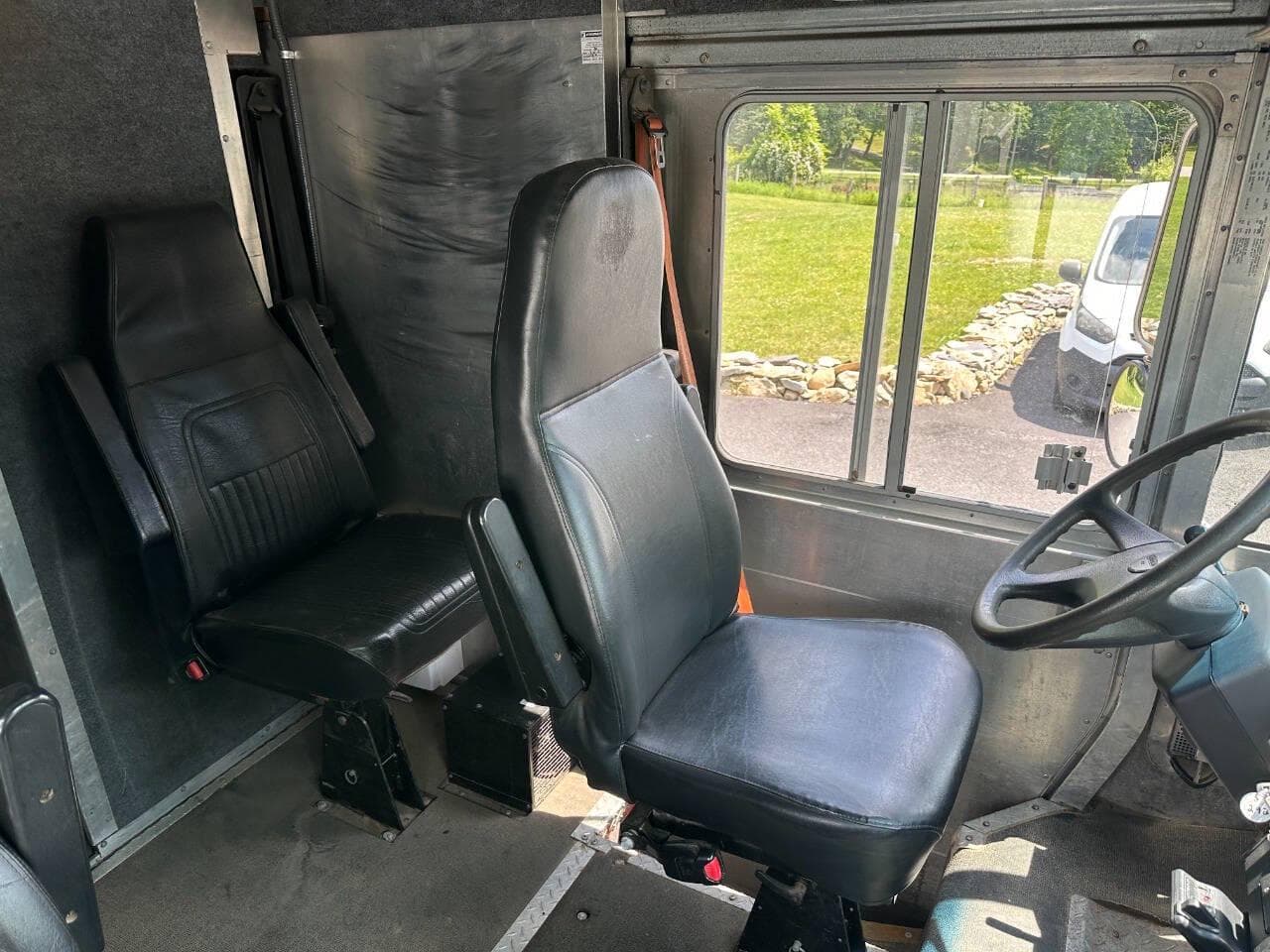 2016 Freightliner MT45 image 35