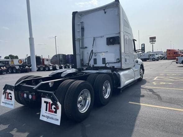 2021 Kenworth T680 image 5