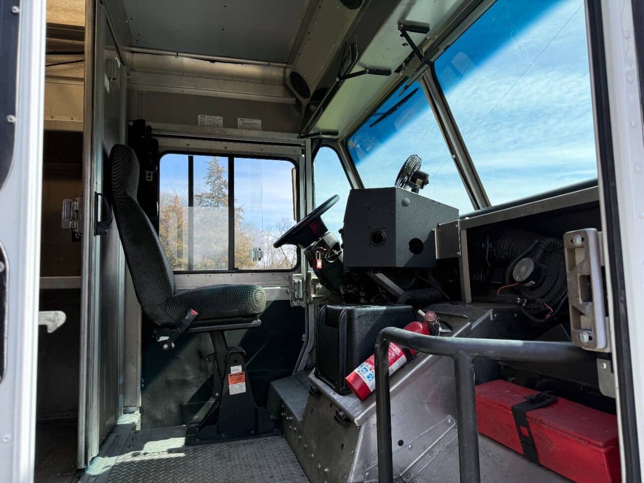 2021 Ford Stripped Chassis image 14