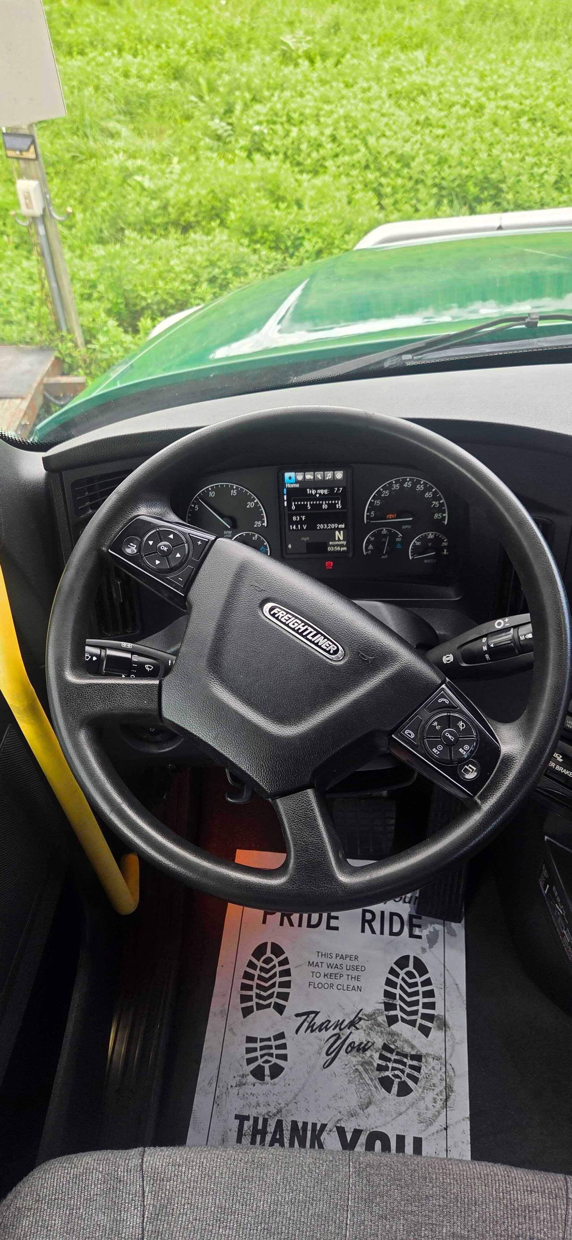 2023 Freightliner Cascadia 126 image 4