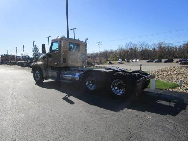 2020 Peterbilt 567 image 3