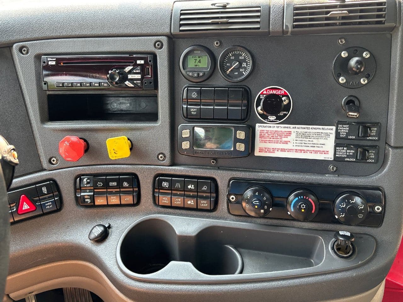 2020 Freightliner Cascadia 125 image 18