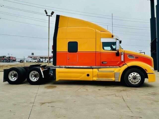 2019 Peterbilt 579 image 3