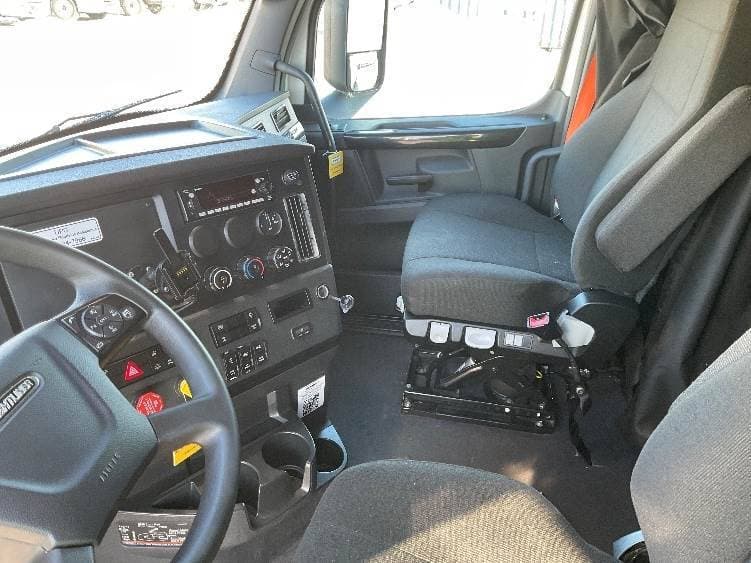 2023 Freightliner Cascadia 126 image 4