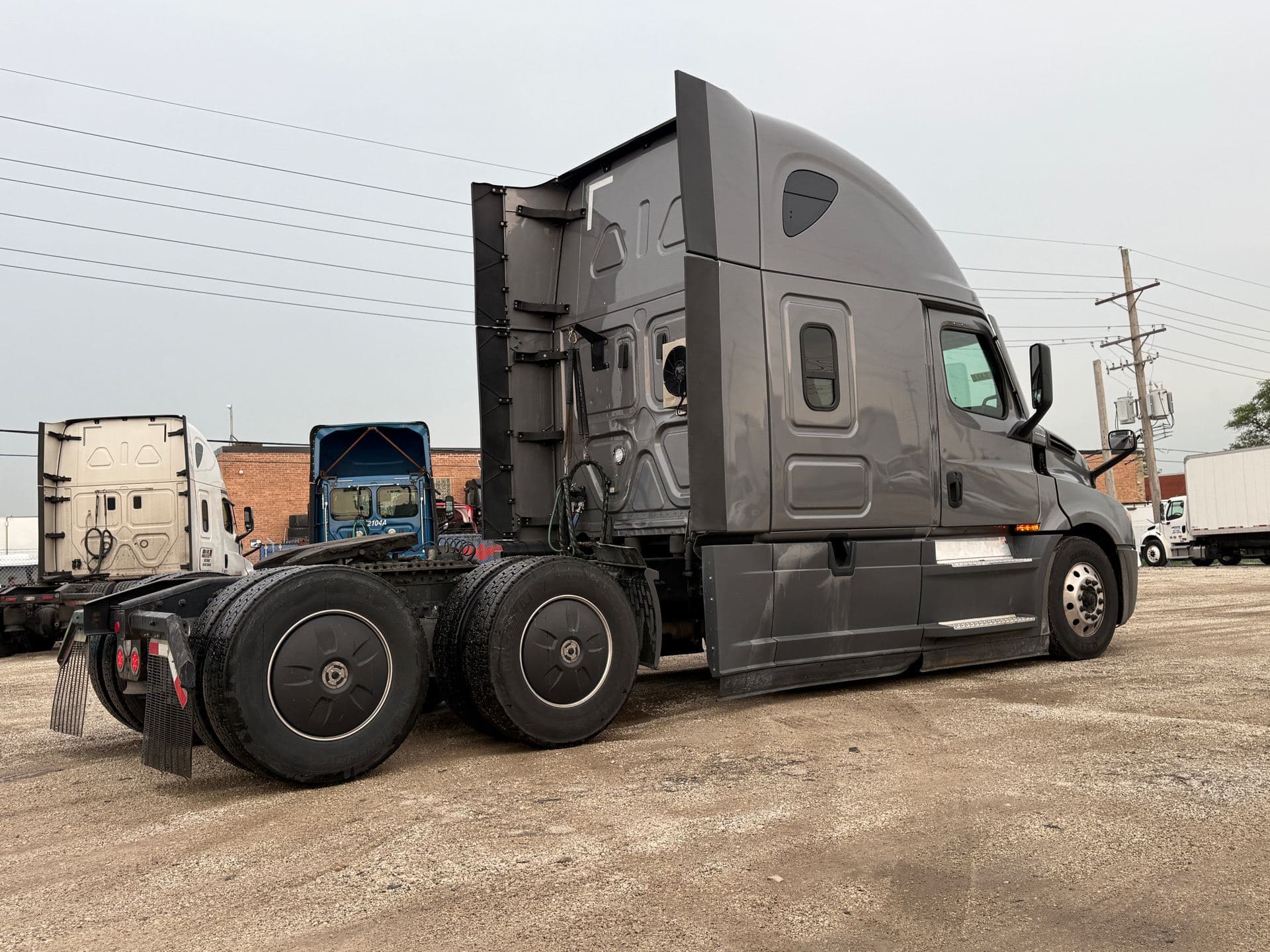 2022 Freightliner - 432k - 12k Hours - 455 HP image 8