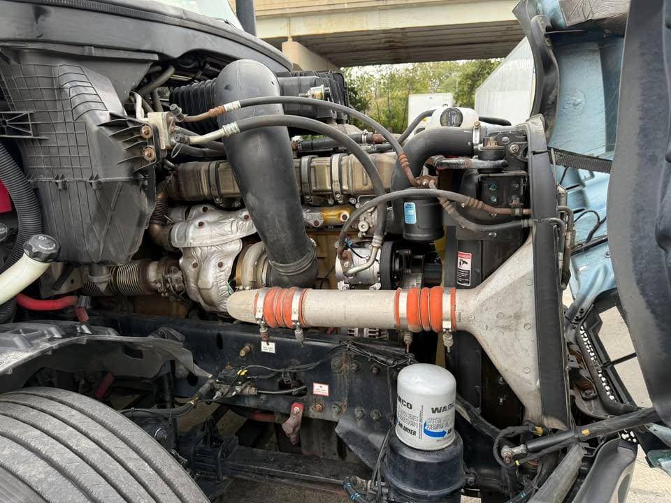 2020 Freightliner Cascadia image 8