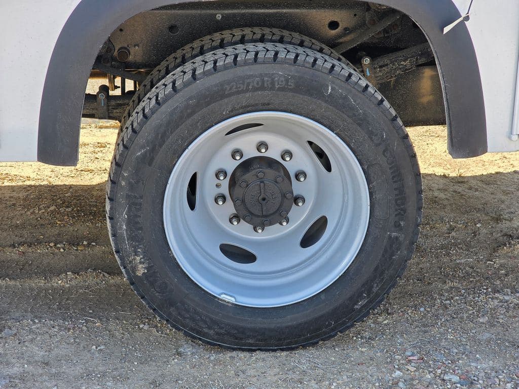 2026 Ford F-550SD XL Service Utility Body image 18