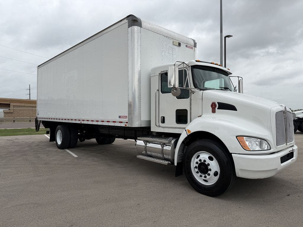 Used 2022 KENWORTH T270 image 1