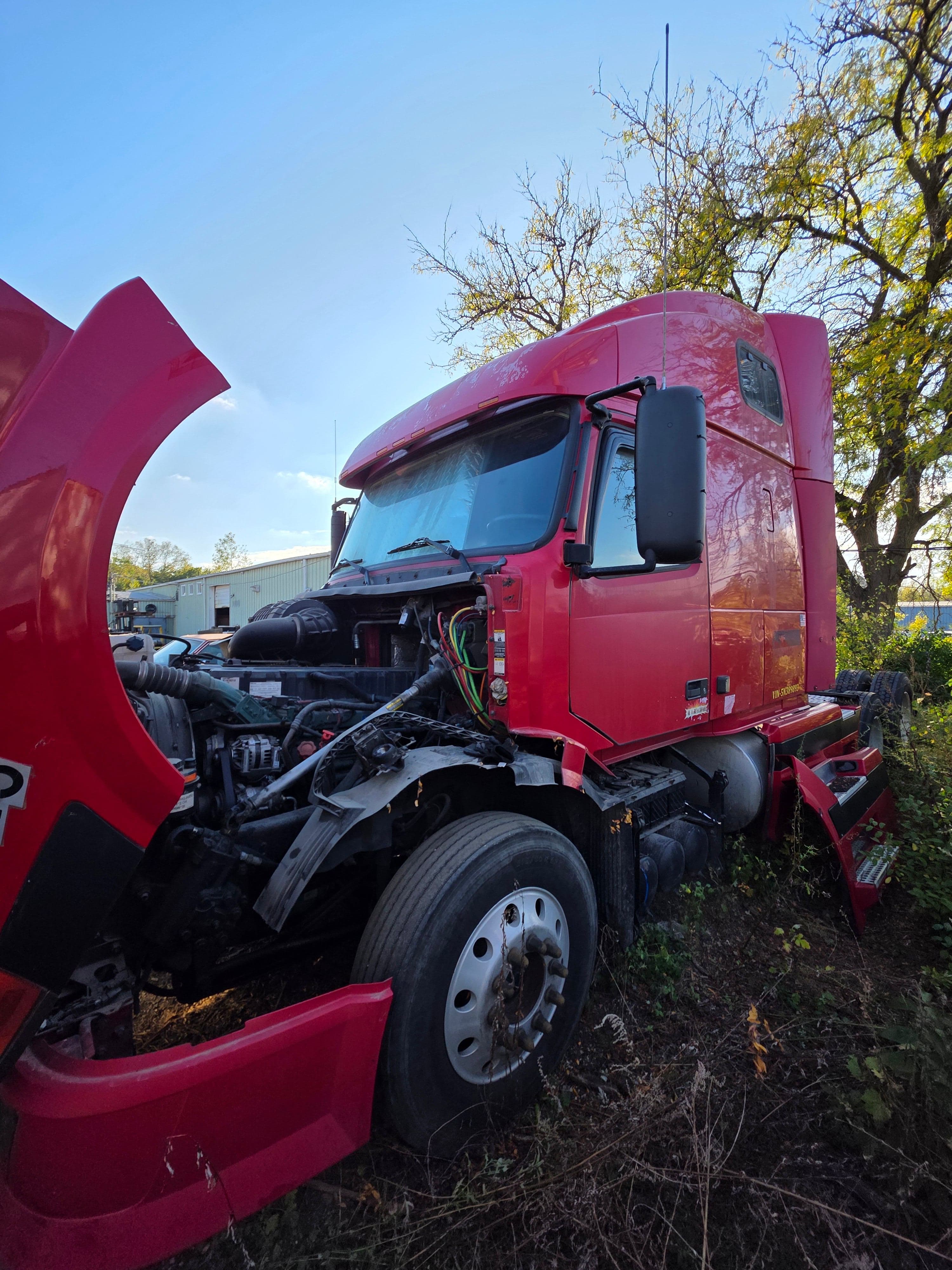 2005 Volvo VNL image 22