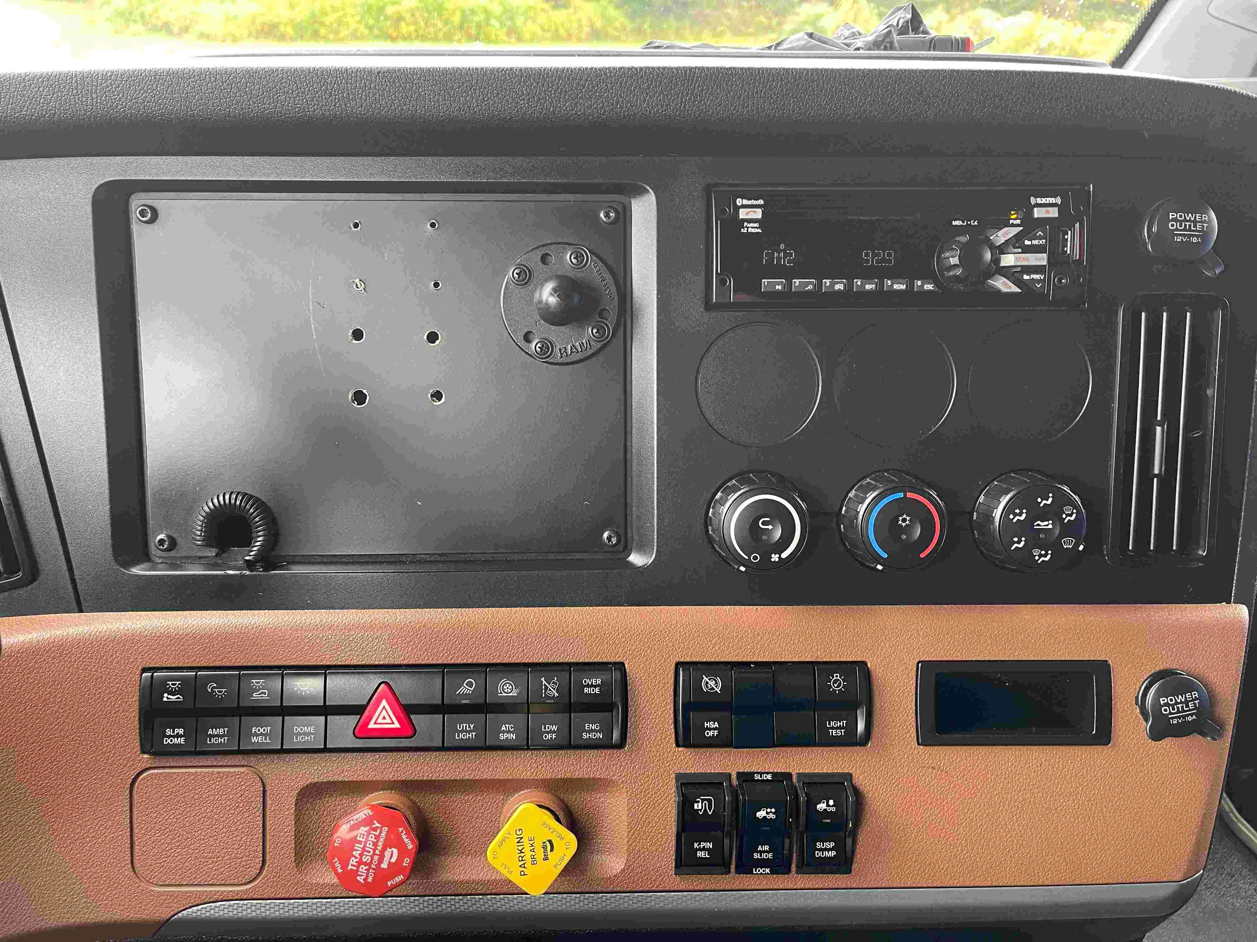 2021 Freightliner Cascadia 126 image 15