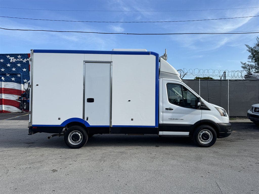 2023 Ford Transit T-350 image 16