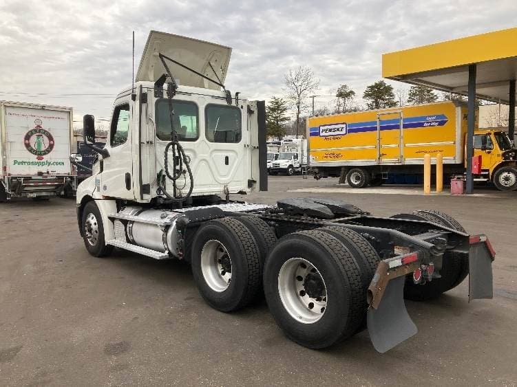 2019 Freightliner Cascadia image 5
