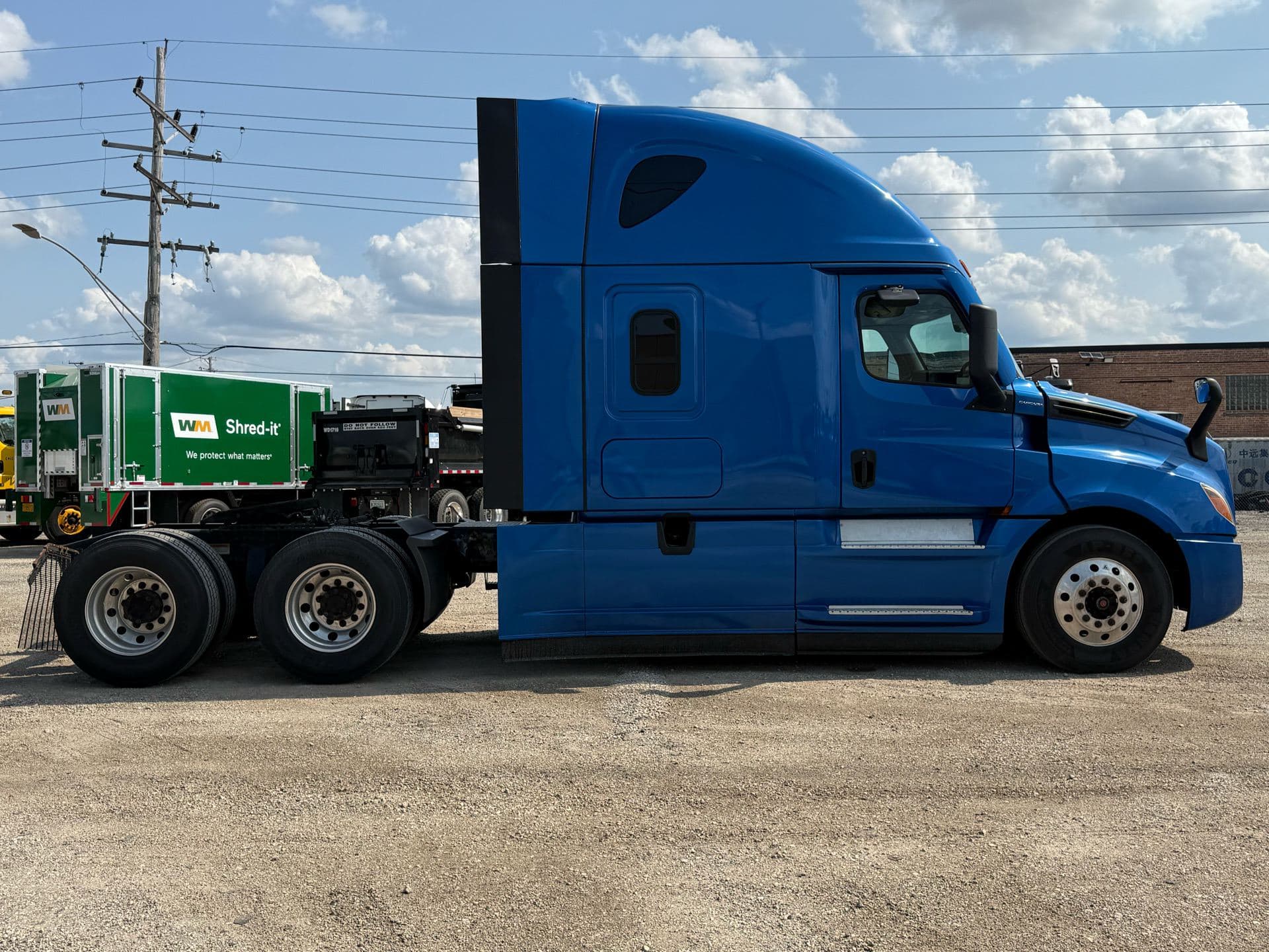 2022 Freightliner - 448k - 14k Hours - 455 HP - Swift Fleet! image 10