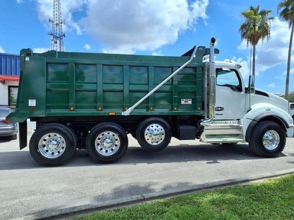 2025 Kenworth T880 image 8