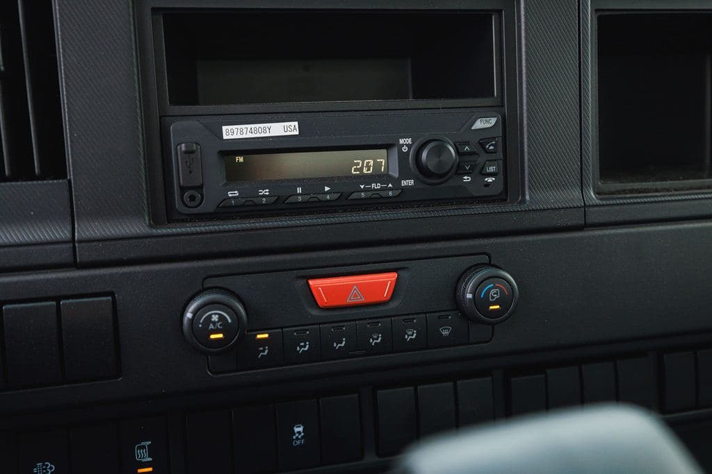 New 2025 ISUZU NRR image 13